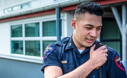 How to choose the right remote speaker microphone for time-critical communications